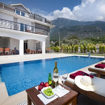 Laguna Villa *